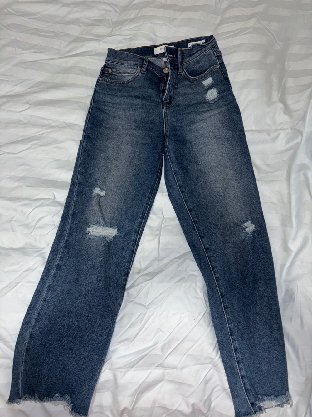 Skinnygirl Straight-Leg Distressed Dark Wash Jeans Capris